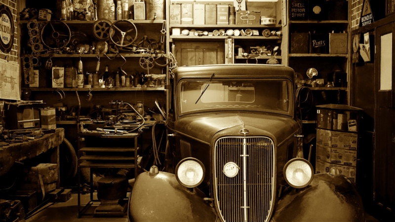 vitrine-LA VALETTE DU VAR-min_antique_auto_automobile_automotive_car_classic_equipment_fix-1169797